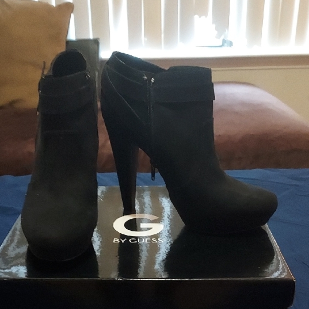 Guess Black Heeled Boots Sleek Design